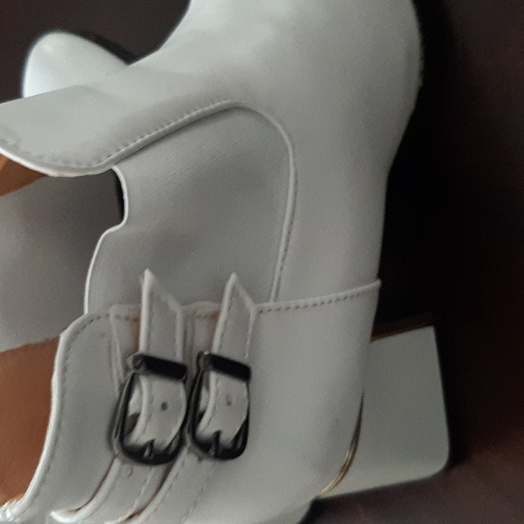 Trendy white booties - Picture 3 of 6